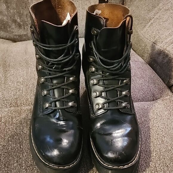 Dr Martens vintage size 39 eu (women's 8.5)Black Leather Combat Boots - Picture 4 of 6